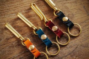 The keychain of the clothes is delicate, delicate, personality, you will love it.