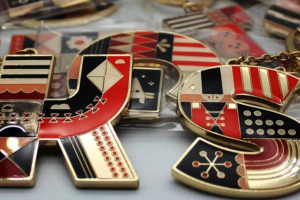 What are the characteristics of the keychain custom-made?