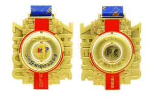 How do the three-dimensional patterns on the medal do?