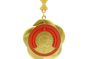 What is the design of the marathon medals of major events?