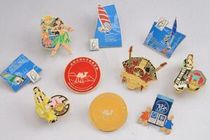 How many kinds of custom badges are common?