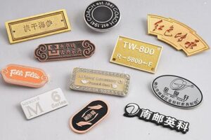 Custom badges manufacturers: badges have what kind of different material types?