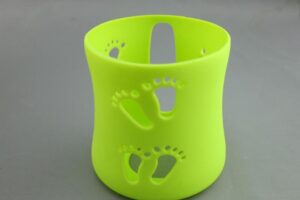 Silicone cup holder for children