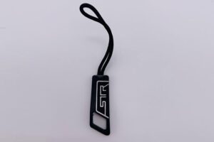 The silicone pull-in