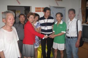 Shenzhen Lions Club Tai Sheng Service team wuwan love station to help two uremia patients