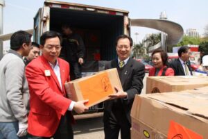 The medical team and volunteers of the Chinese Lions Association set out for Shenzhen yesterday