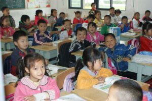 Shenzhen Lions Club Tai ‘an Service team Sichuan Pengzhou Li ‘an Primary school aid trip