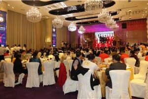 New Love Football Service Team: The inaugural ceremony and charity auction dinner was held successfully
