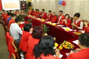 Poai Service Team: held the seventh regular meeting of 2016-2017 and the Spring Reception Party