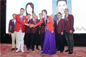 Long-term Service Team: The launch ceremony of caring sanitation Workers and the inauguration ceremony of the 2018-2019 term change were held smoothly