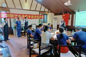 Hand-in-hand Service Team: Held the second regular meeting of 2020-2021