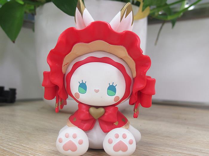 What are the common problems of PVC doll production? -IMK Gift LAPEL PIN badge factory Blog 图1张