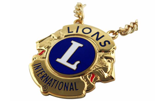 What is the process of customizing badges? LAPEL PIN badge factory Blog 图1张