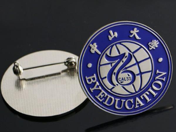 Is the price of metal badge customized expensive? -IMK Gift LAPEL PIN badge factory Blog 图1张